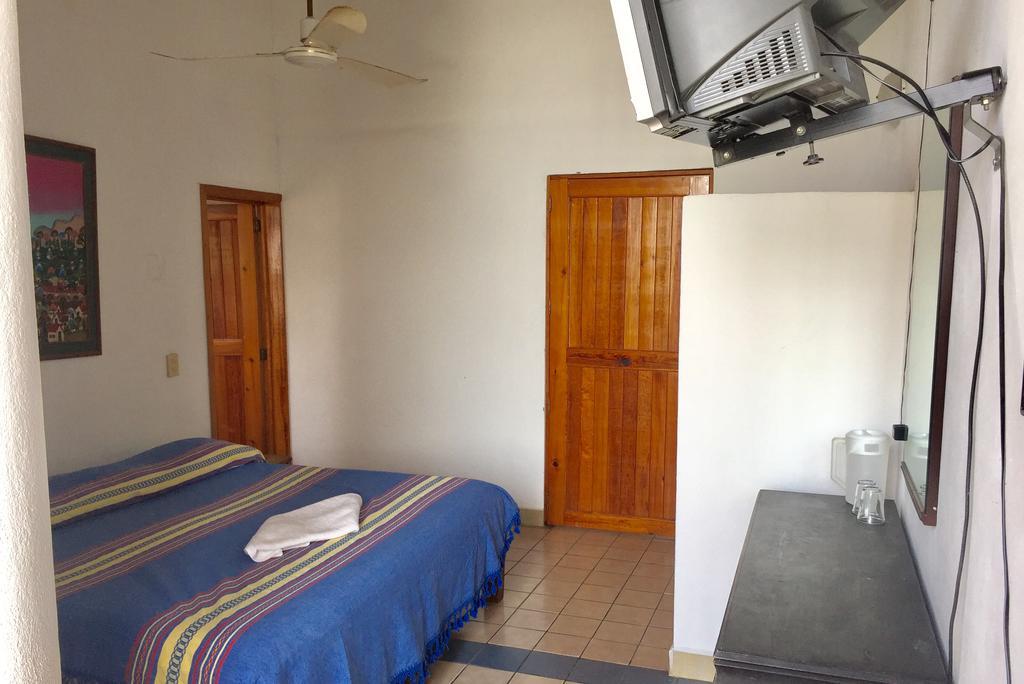 Hotel Mayflower Puerto Escondido  Zewnętrze zdjęcie